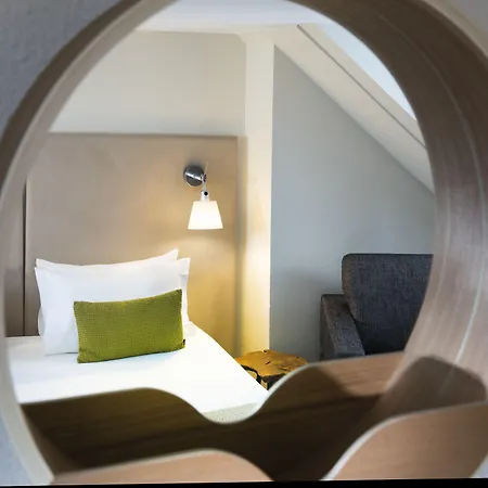 ホテル デエスパーニュ パリ